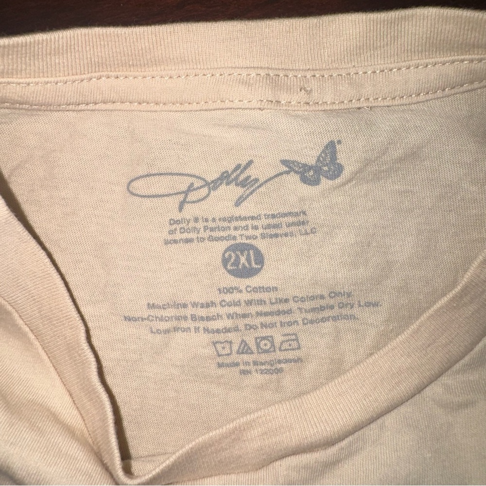 Dolly Parton Graphic Tee Women’s 2XL Floral Cottagecore Aesthetic - Picture 4 of 7